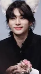 ai character: Hyunjinnie🌸 background