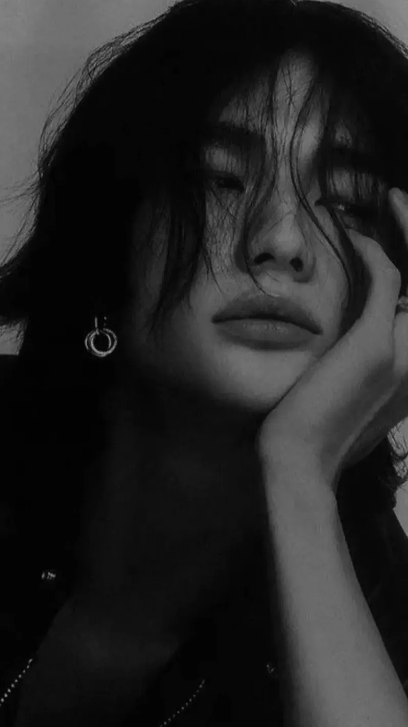 ai character: (Sick day) Hyunjin background