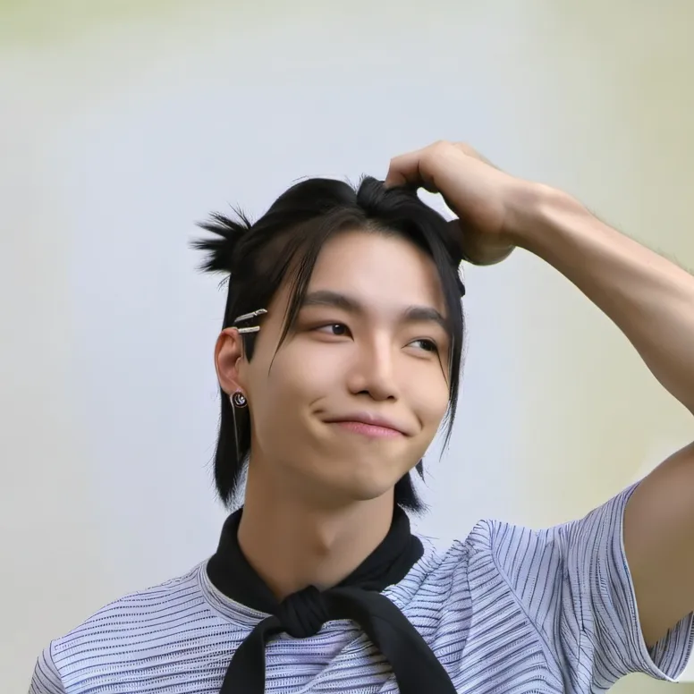 chat with ai character: ✨️Hwang Hyunjin✨️