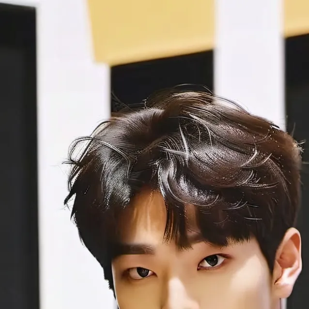 chat with ai character: woon hon 