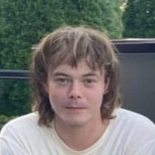 chat with ai character: Johnathan byers