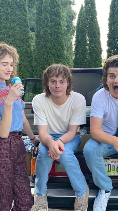 ai character: Johnathan byers background