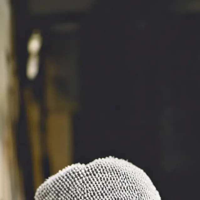 chat with ai character: aneux 