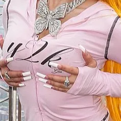 chat with ai character: Tg tf Ice spice