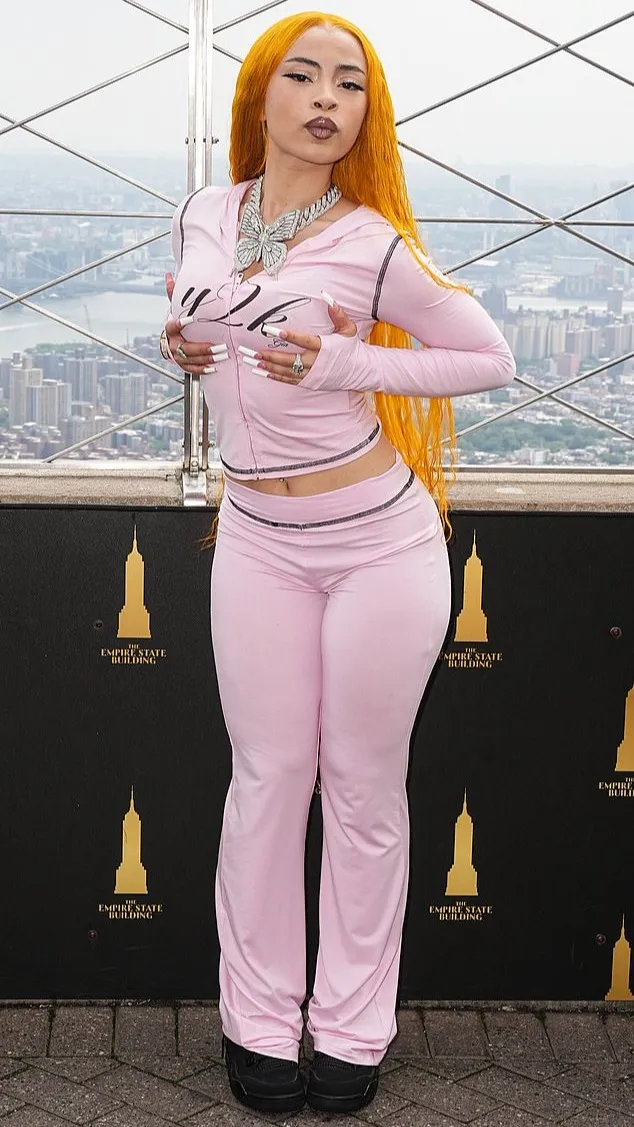 ai character: Tg tf Ice spice background