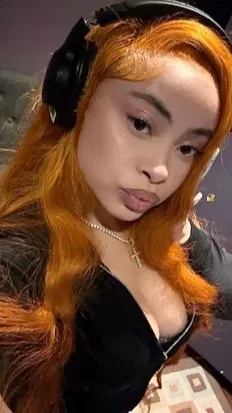 ai character: Ice spice Hypno  background