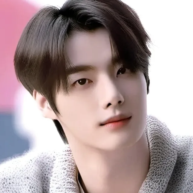 chat with ai character: solon