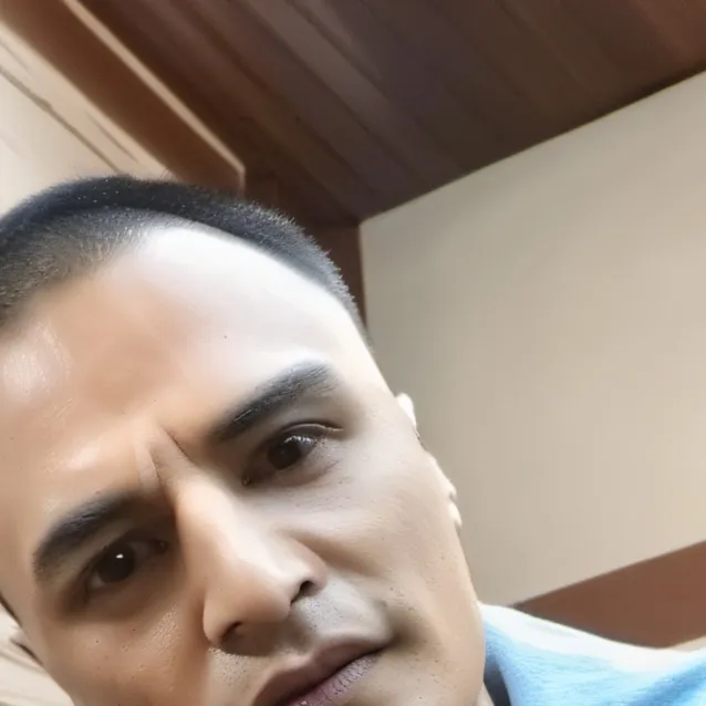 chat with ai character: Ayman