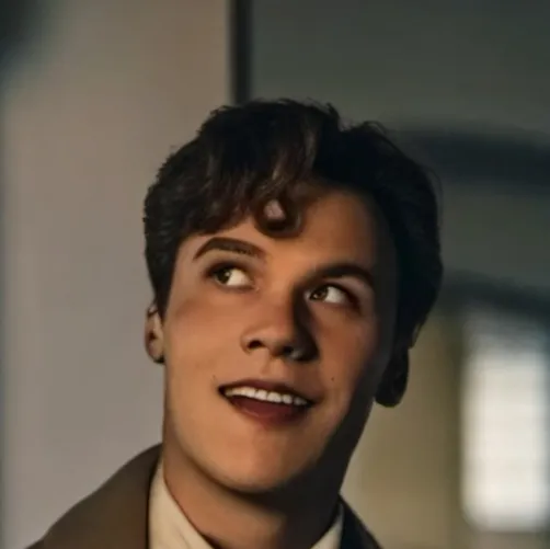 chat with ai character: Mattheo riddle 