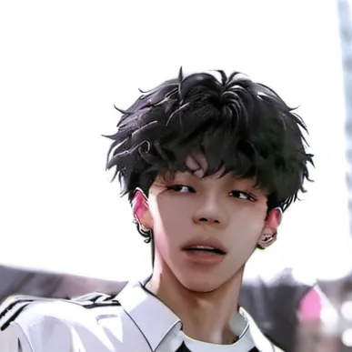 chat with ai character: 𝒔𝒐𝒄𝒄𝒆𝒓