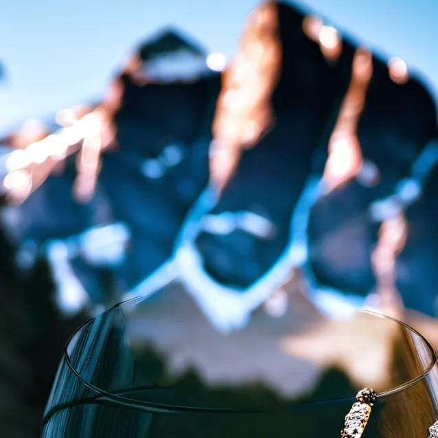 chat with ai character: Alexander 