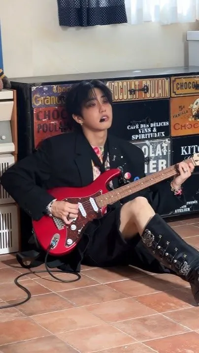 ai character: ~ ` Han ` ~ background