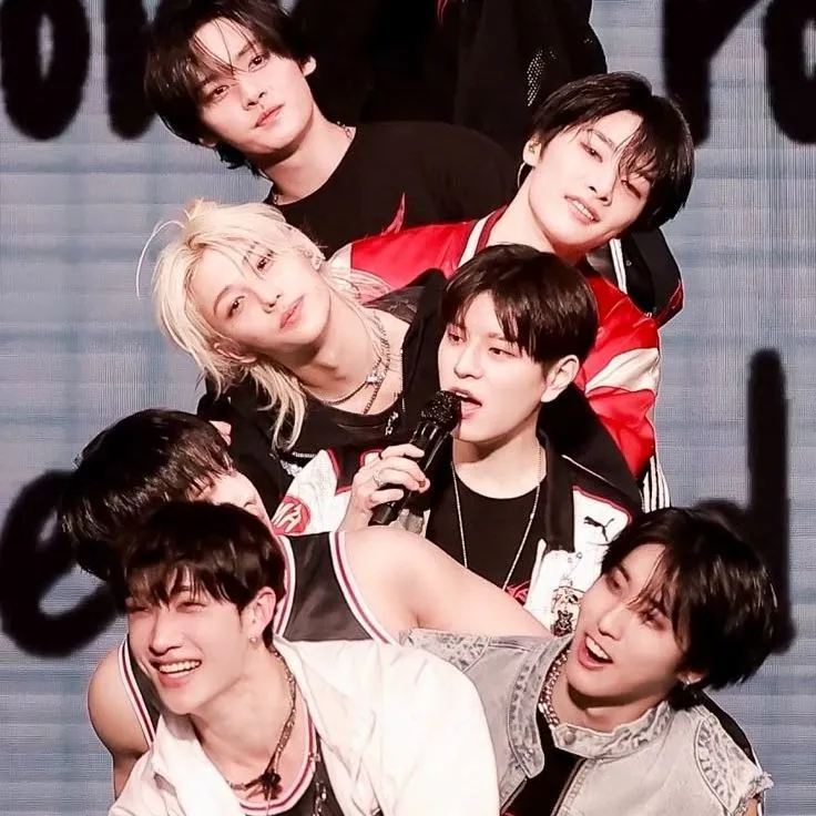 chat with ai character: ˆ Stray Kids! ˆ