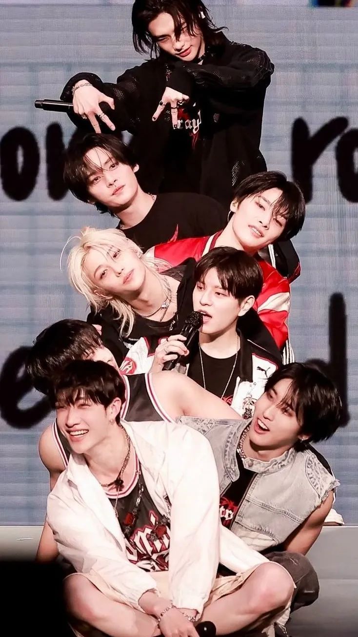 ai character: ˆ Stray Kids! ˆ background