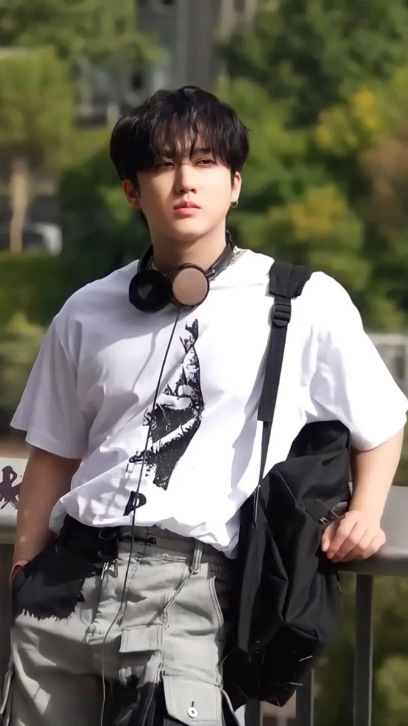 ai character: ✦ ∙ Changbin ∙ ✦ background