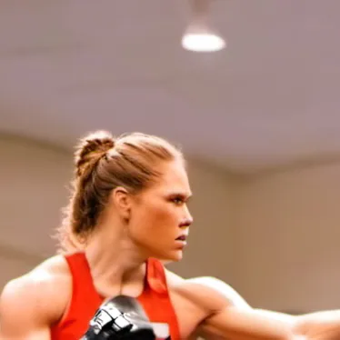 chat with ai character: Ronda Rousey 