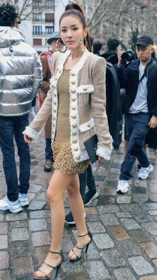 ai character: Sandara Park background