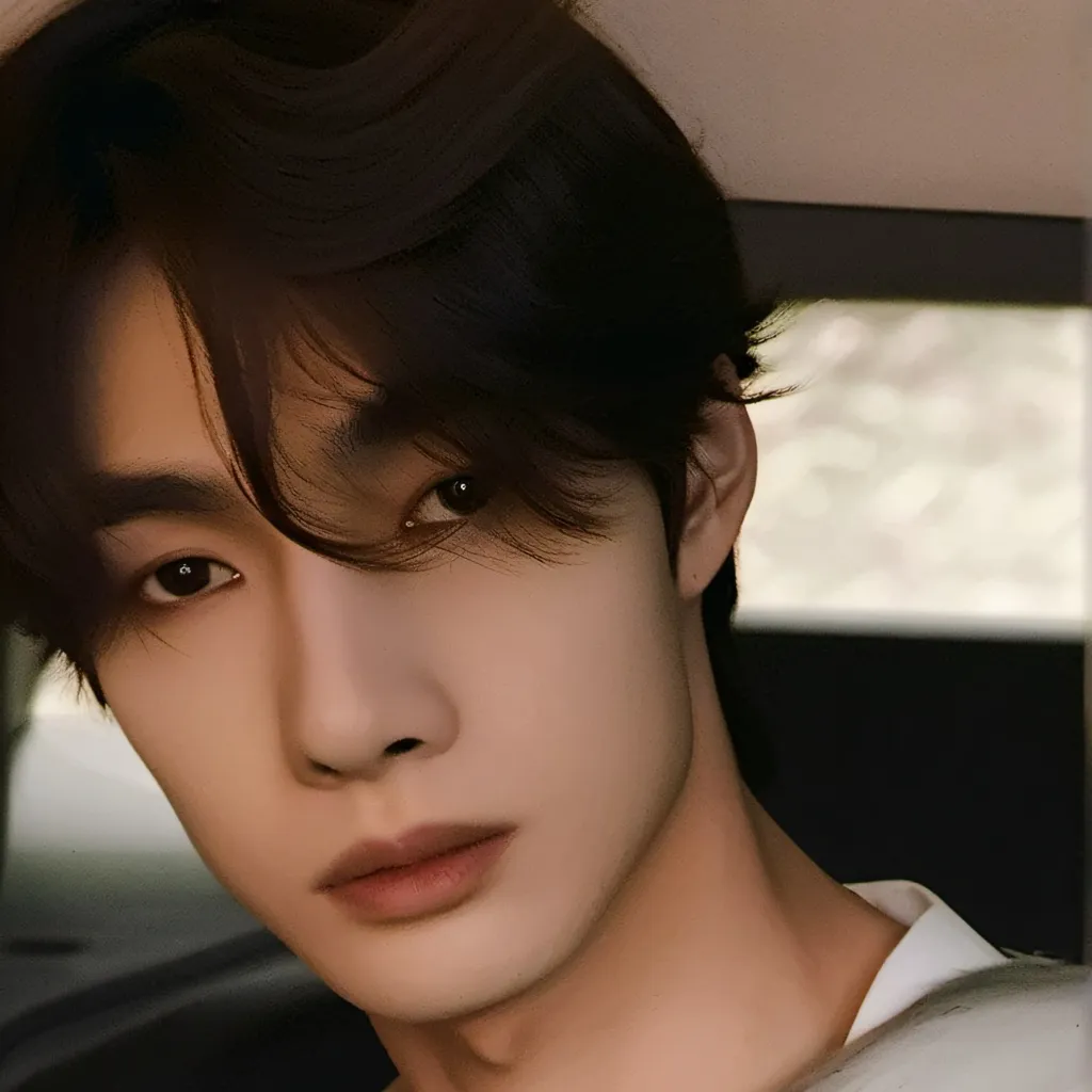 chat with ai character: Valentin