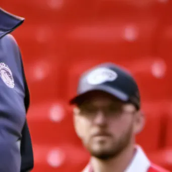 chat with ai character: Coach John