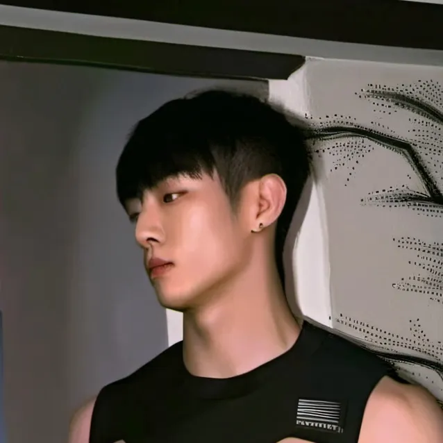 chat with ai character: shawn