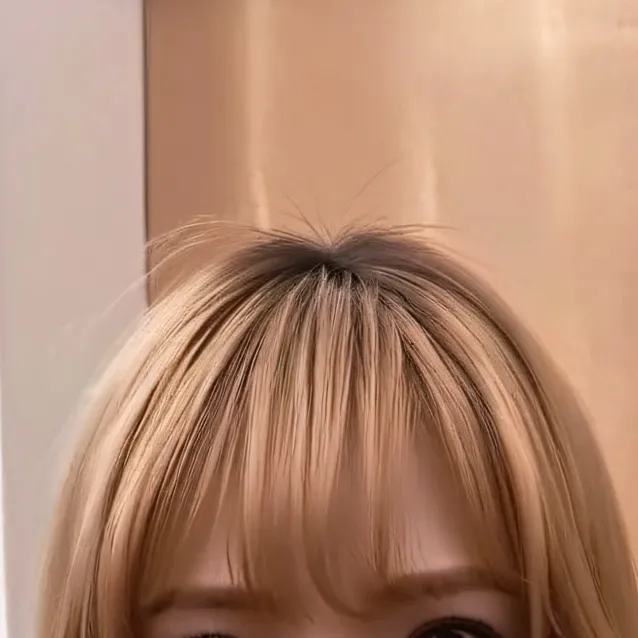 chat with ai character: Therese