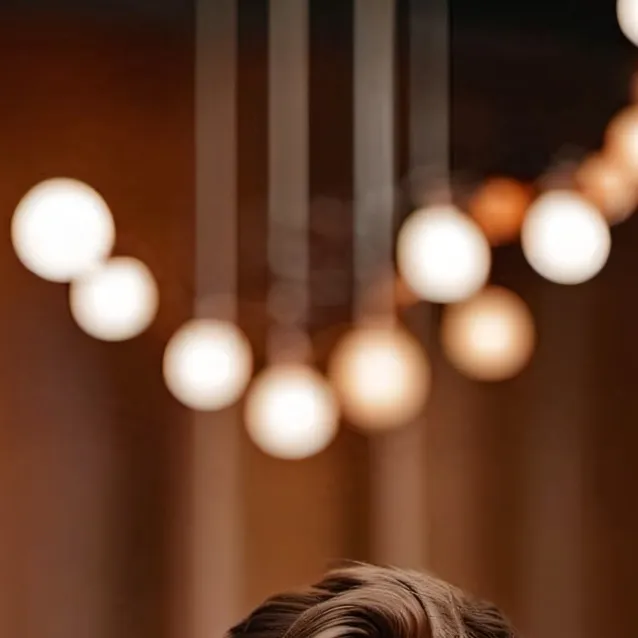 chat with ai character: Tander