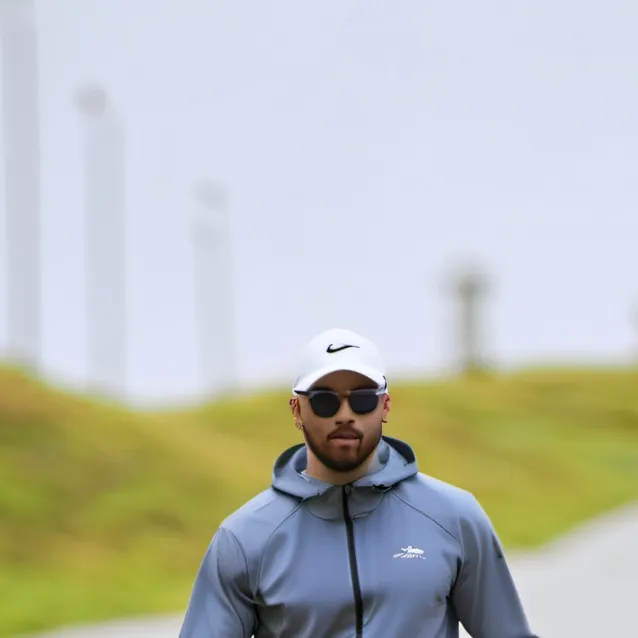 chat with ai character: elyagh