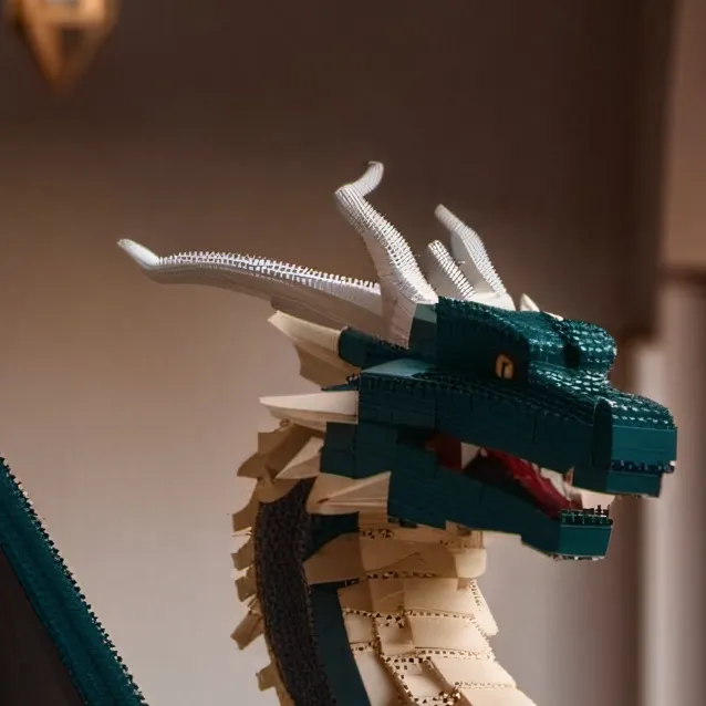 chat with ai character: Lego dragon