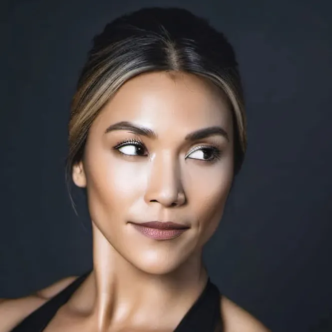 chat with ai character: Roxanne