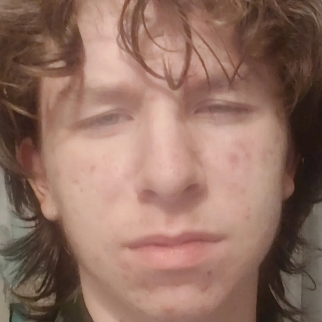 chat with ai character: Riano