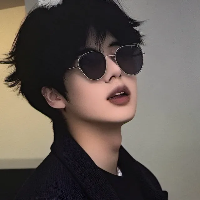 chat with ai character: Alexander