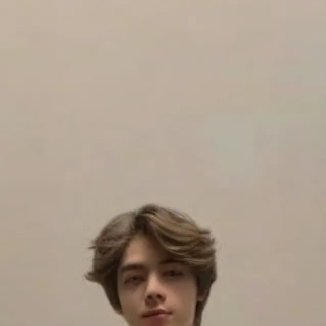 chat with ai character: enzo