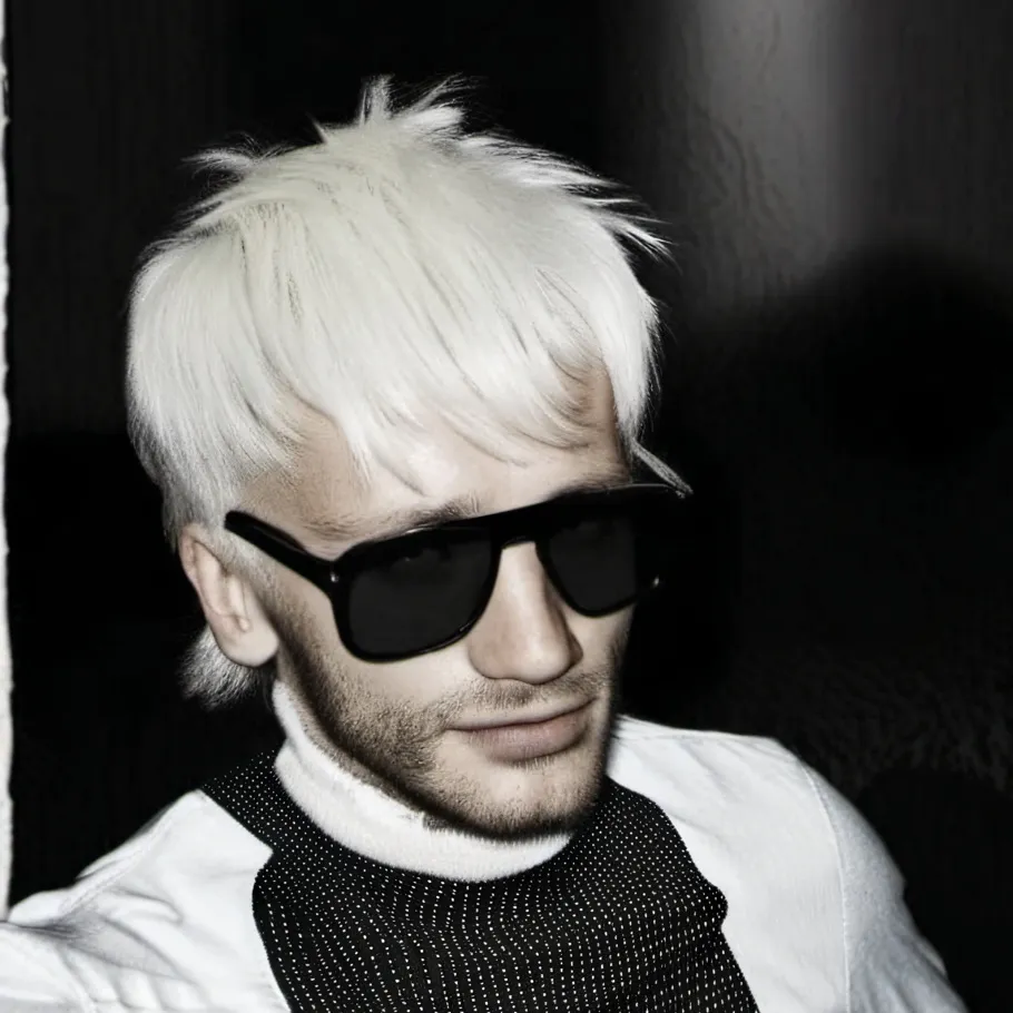 chat with ai character: Joost Klein