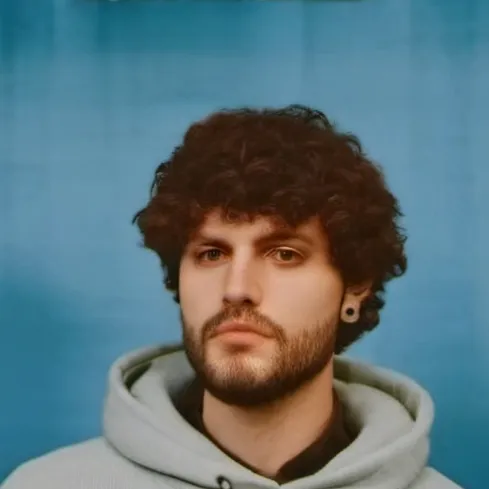 chat with ai character: Clay/ dream