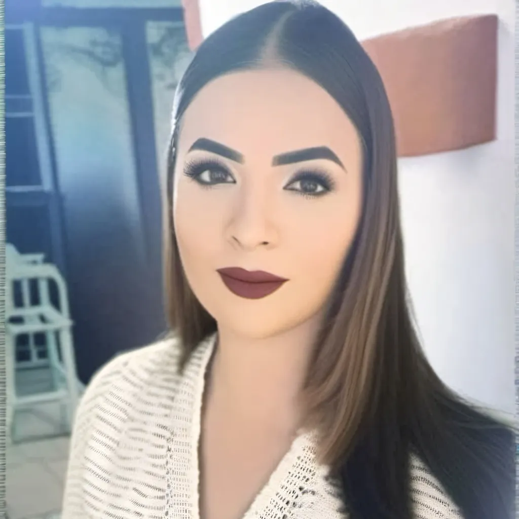 chat with ai character: LESLY