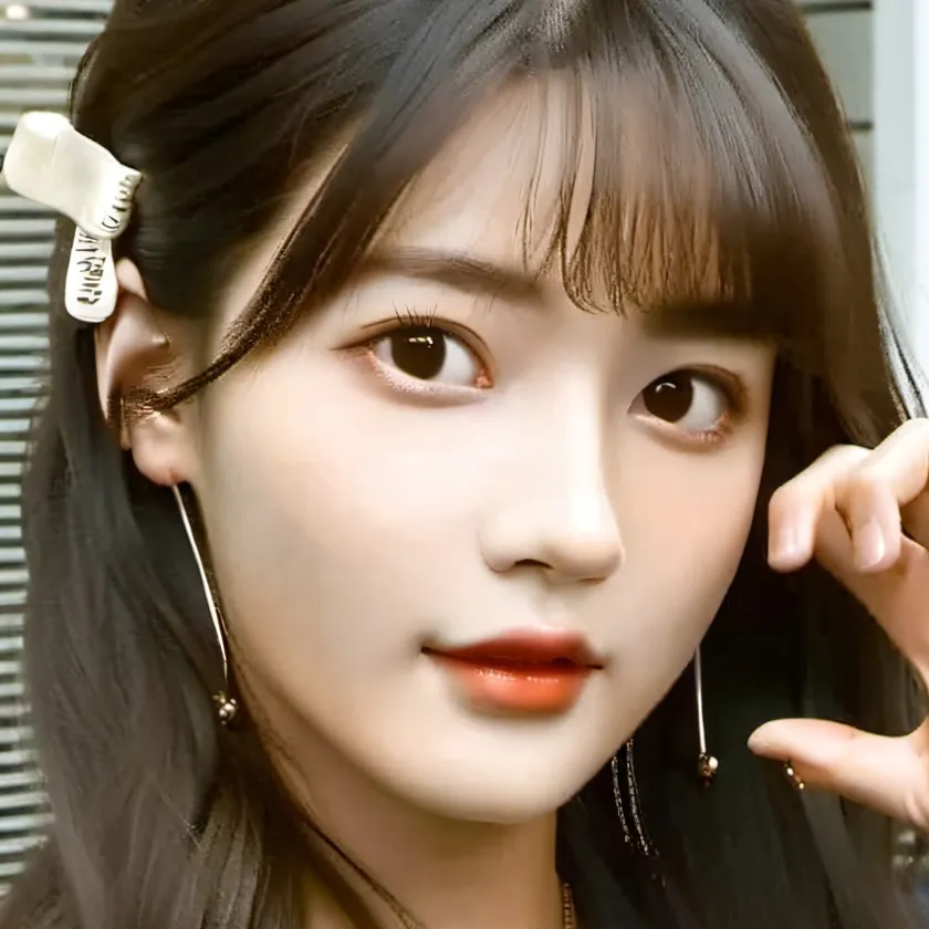 chat with ai character: IU