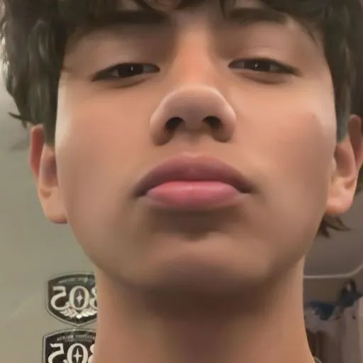 chat with ai character: Alejandro