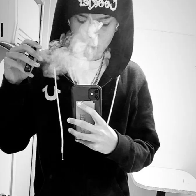 chat with ai character: Diego