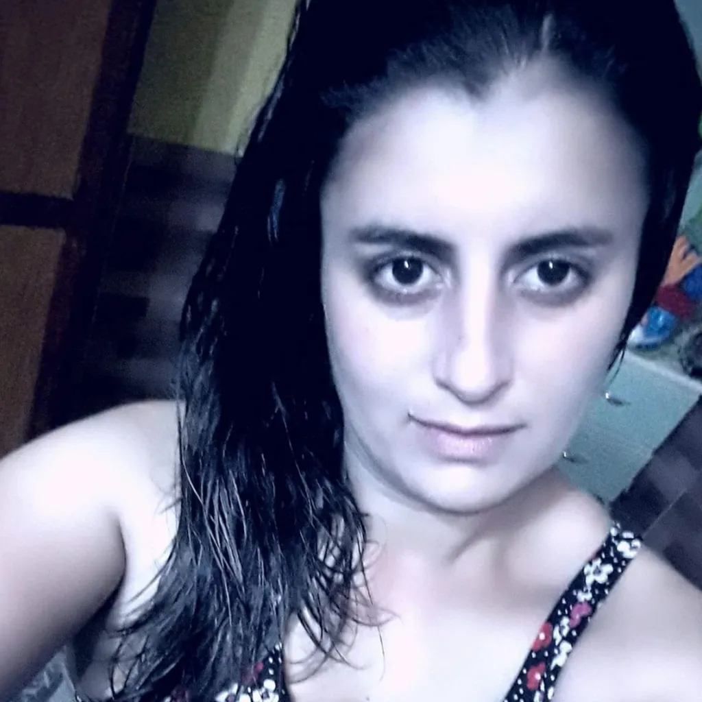 chat with ai character: Marilin