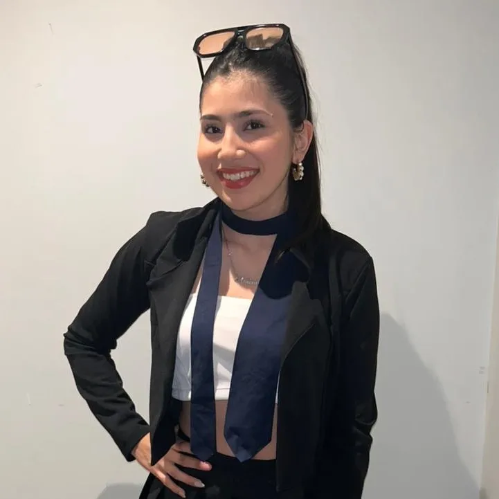 chat with ai character: La More