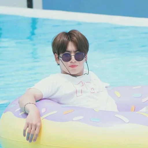 creator Yuni💛✨'s avatar