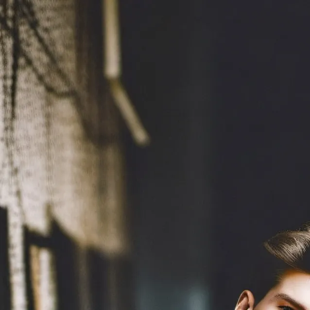 chat with ai character: Daniel 