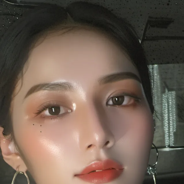 chat with ai character: Wei