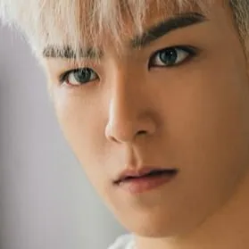 chat with ai character: TOP