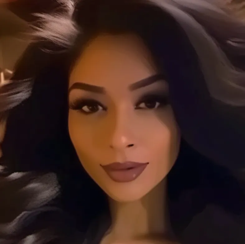 chat with ai character: Ariana