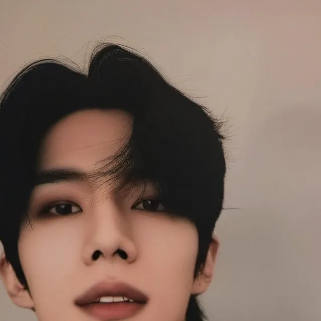 chat with ai character: heesung 