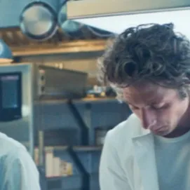 chat with ai character: the bear