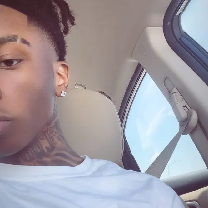 chat with ai character: Jayden🧟‍♂️