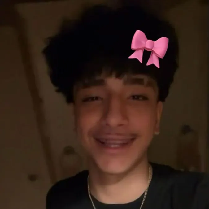 chat with ai character: Arad