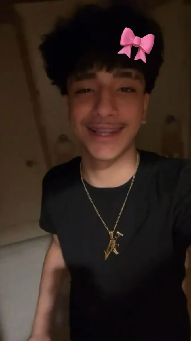 ai character: Arad background